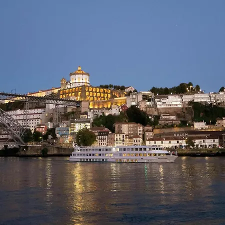 Apartament With River Views